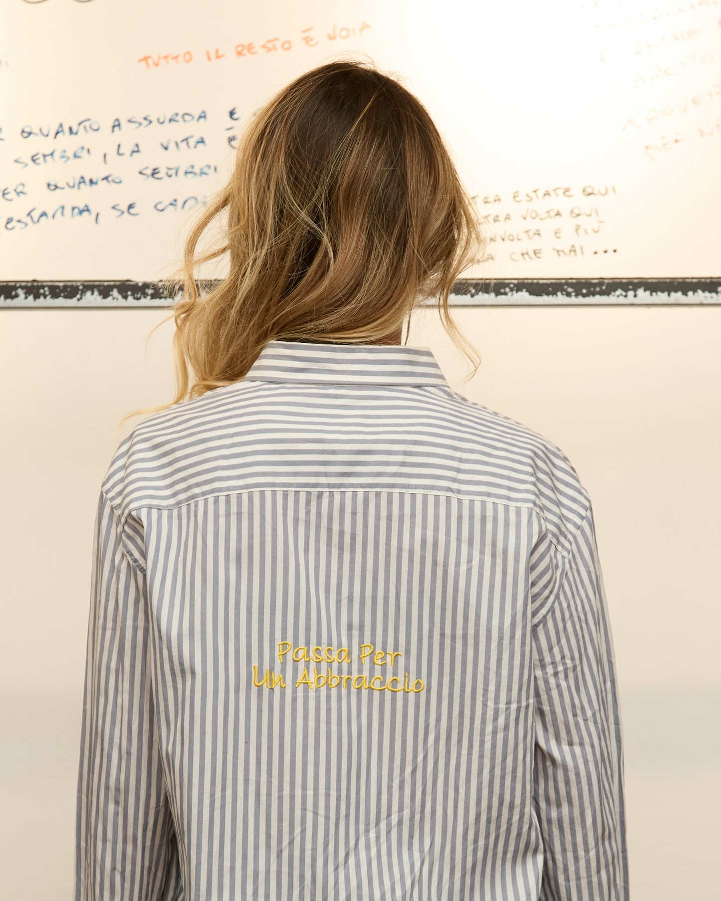 Camicia Passa Per Un Abbraccio